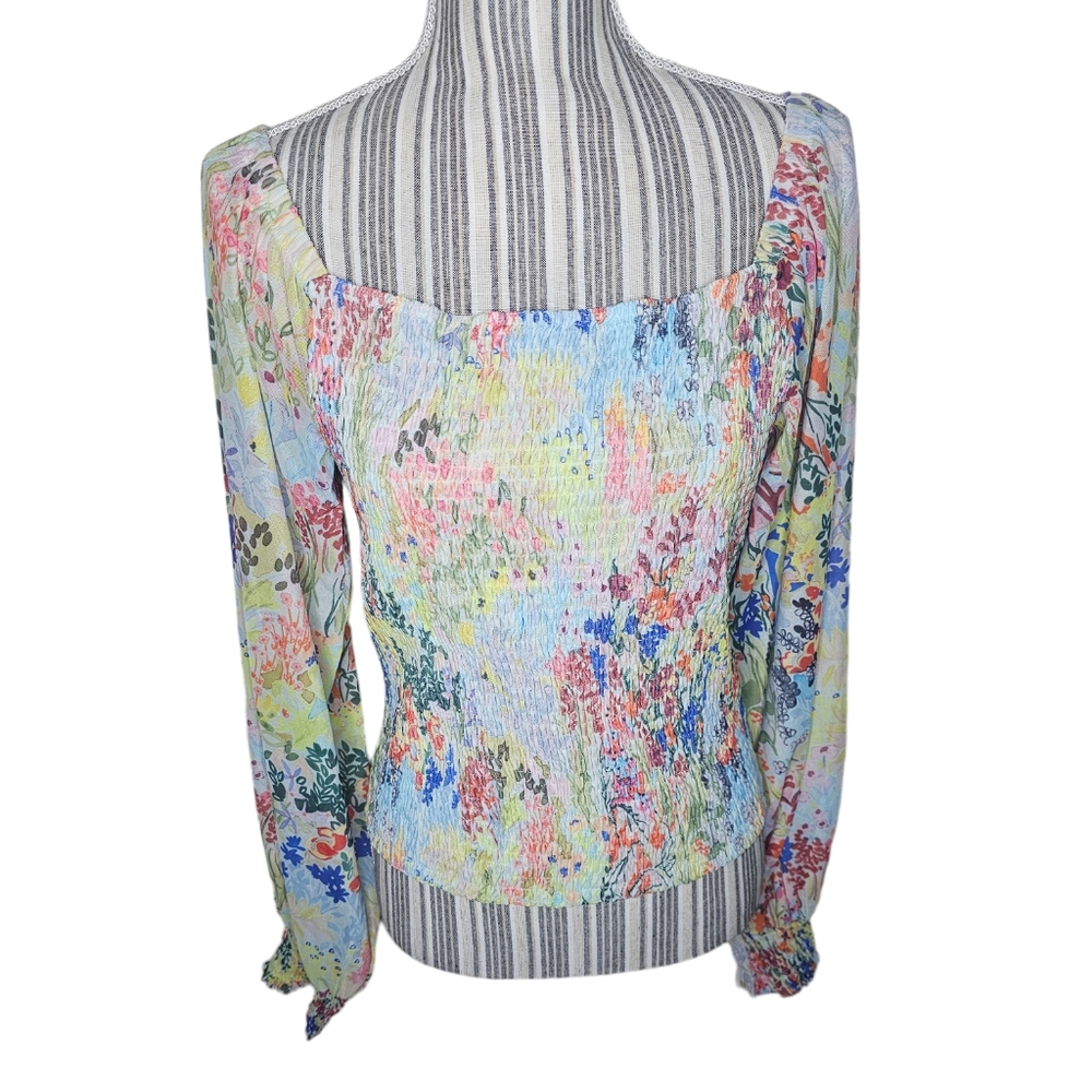 Anthropologie women's lightweight long-sleeved floral smocking top size M